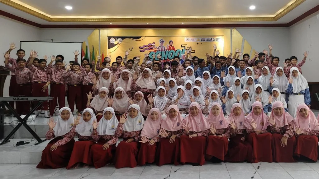 Semarak Milad Ke-47, SMP Mulia Mengadakan School Visit