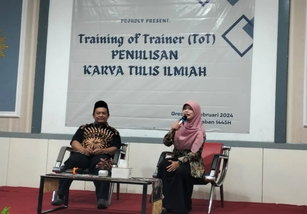 Majelis Dikdasmen PDM Gresik Gelar ToT Penulisan Karya Ilmiah Guru Muhammadiyah