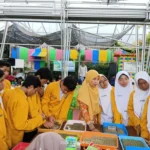 Praktik Menanam Hidroponik ala IPM SMPM 12 Sendangagung