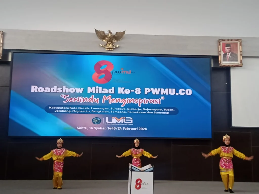 Tari Candik Ayu SD Almadany Buka Roadshow PWMU.CO di Gresik