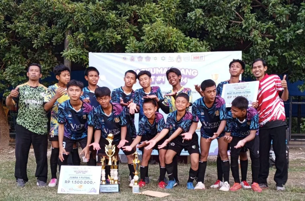 SMPM 12 Sendangagung Juara I Futsal Se-Jatim
