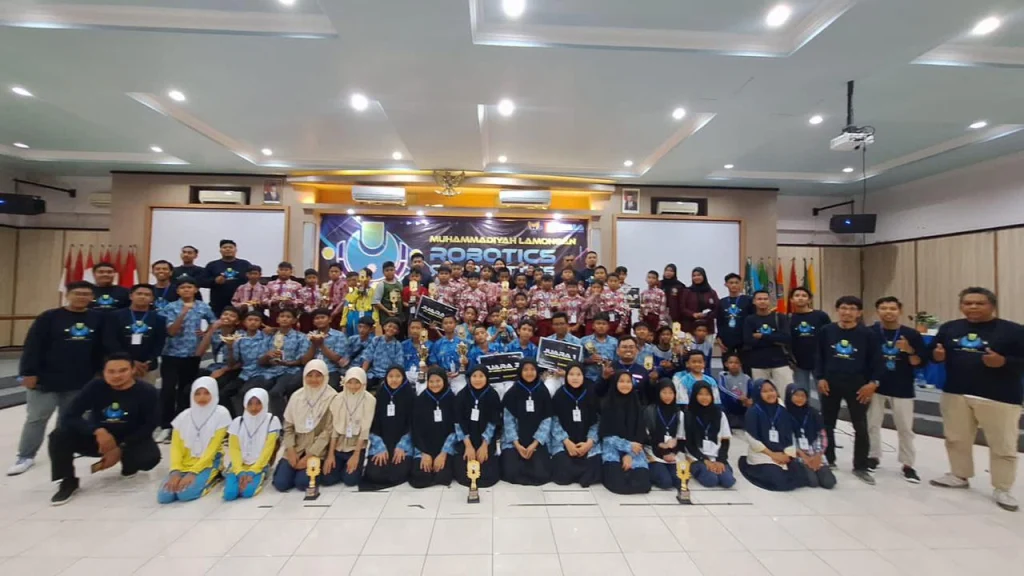 Pecinta Robot Meriahkan Muhammadiyah Lamongan Robotics Competitions 2024