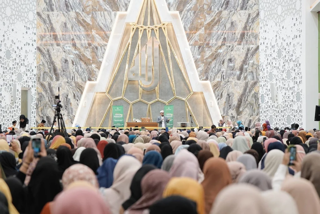 7000 Jamaah Padati Pengajian UAH di Unisa Yogyakarta