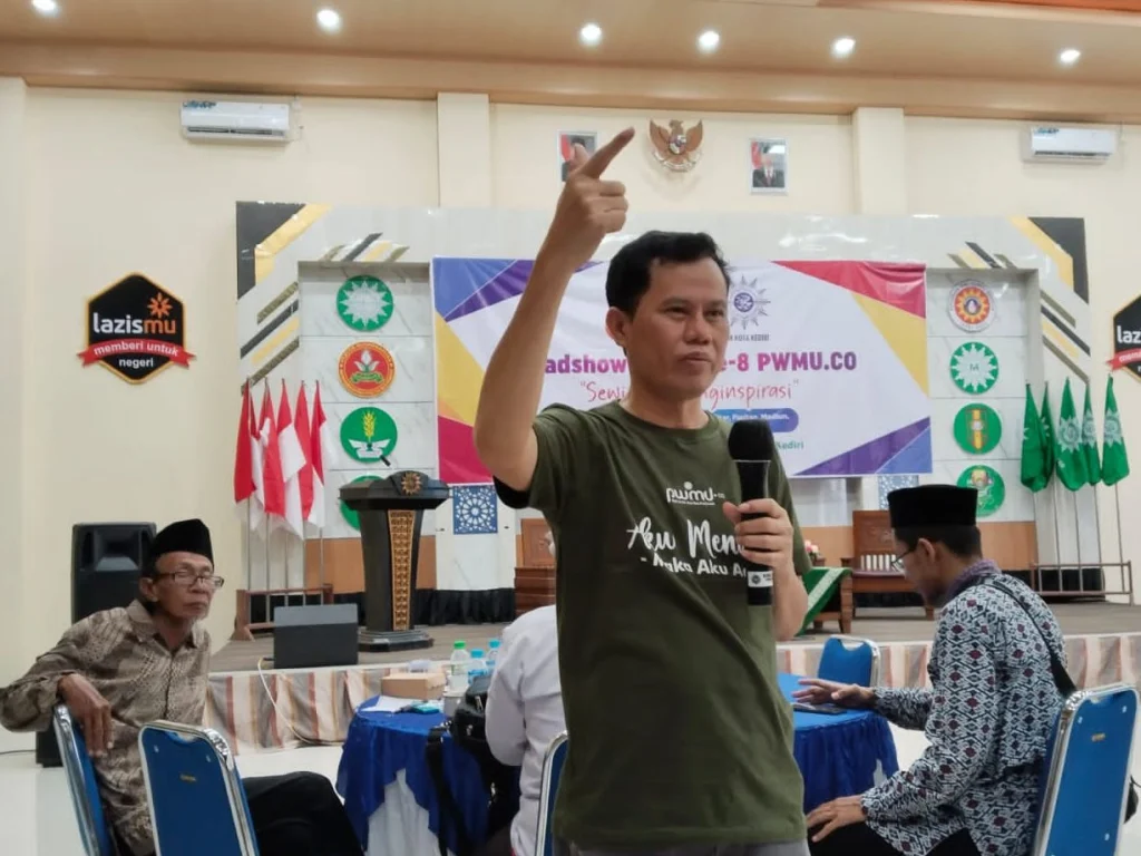 Strategi Menulis Berita Tak Kenal Honor dan Mood