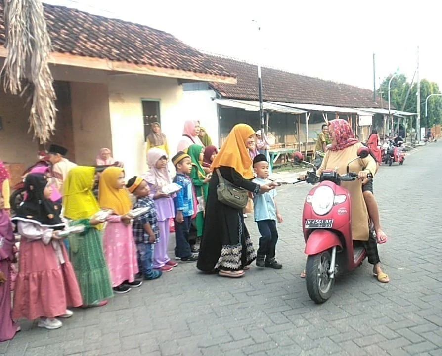 PAUD Aisyiyah Melirang Berbagi Takjil, Dikejutkan Gempa