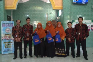 Bank Syariah Ini Berbagi ke Panti Asuhan dan TPQ di Kota Semarang