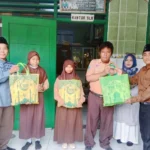 Ikwam SD Mumtas Berbagi ke SLB Karya Bhakti