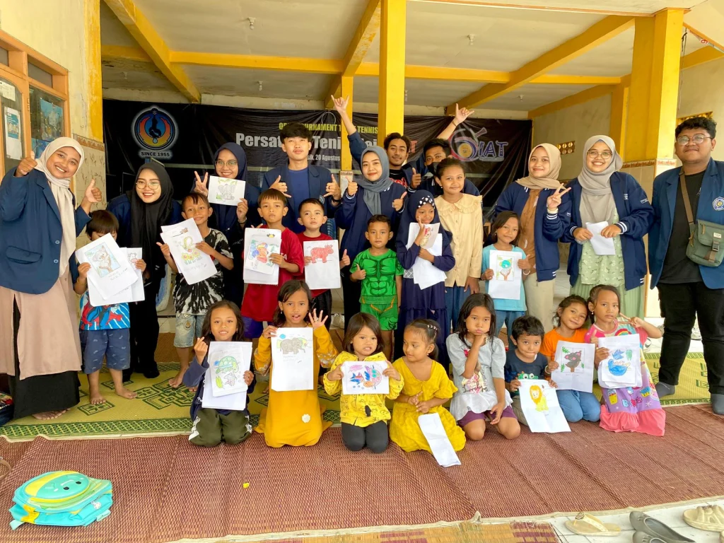 Mahasiswa KKN UMG Tumbuhkan Minat Belajar Bahasa Inggris Pakai Media Ini