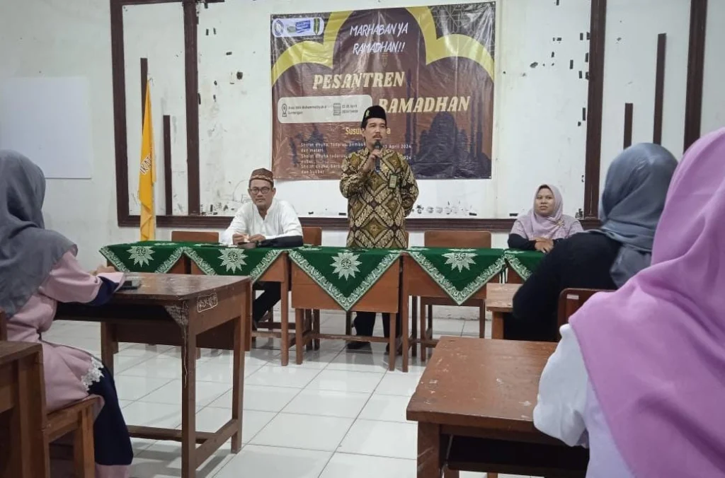 Pengawas PAI Kemenag Buka Pesantren Ramadhan SMAM 4 Lamongan