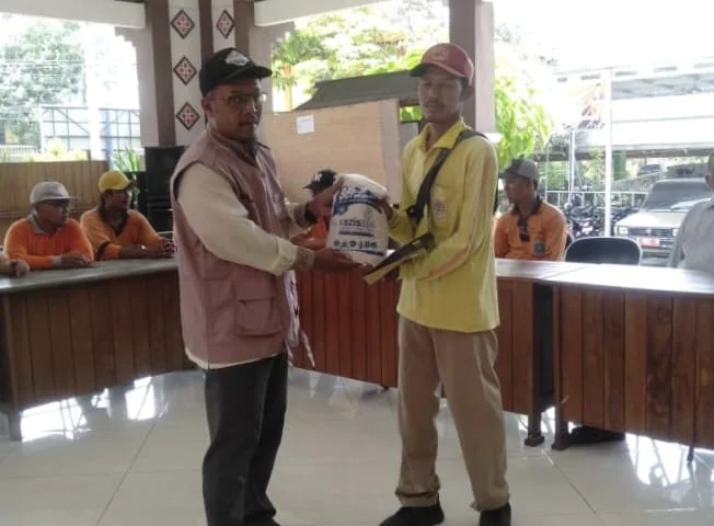 1000 Paket Beras Dibagikan Lazismu Babat