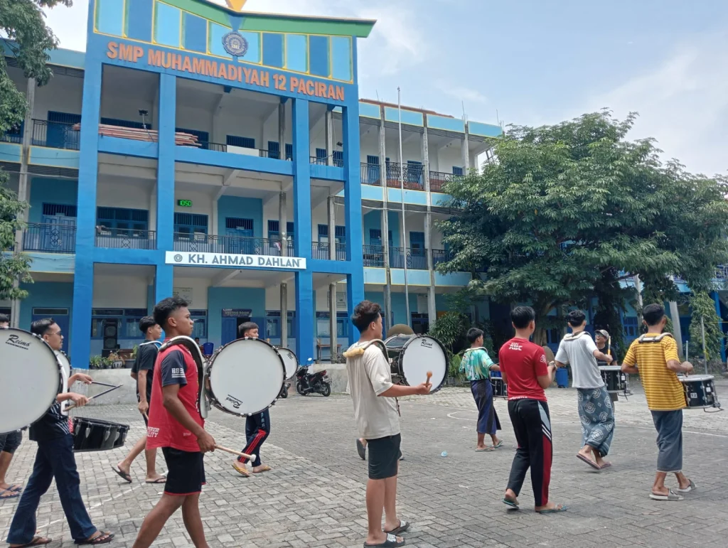 Jelang Malam Takbiran IPM Sendangagung Siapkan Drumben Dadakan