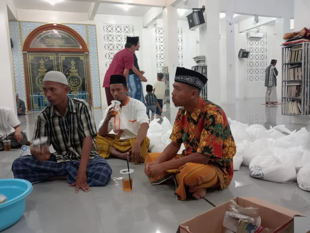 Angkatan Muda Masjid An-Nur Sendangagung Kelola Zakat Fitrah 2.951 Kilogram Beras