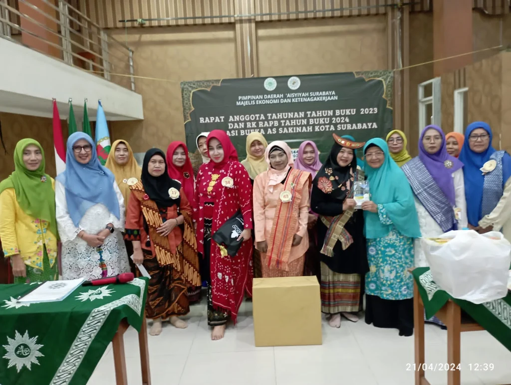 Kartini Masa Kini, Aisyiyah Kota Surabaya Juara Busana Nusantara Terbaik