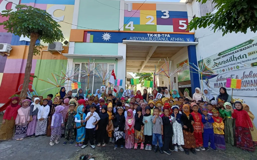 Kartini-Kartini Cilik Pawai di Kota Probolinggo