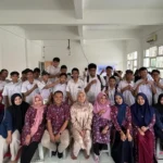 Dosen UMG Latih Siswa SMK YPI Darussalam 1 Cerme Bikin Game