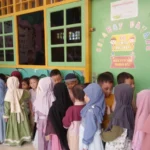 Siswa KB Taman Walidah dan TK Aisyiyah 9 Sidayu Saling Memaafkan