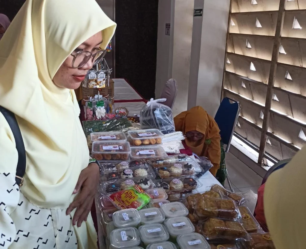 Bawa 352 Jajanan Bazar, PCNA Dukun Meriahkan Temu Apuna Sekabupaten Gresik