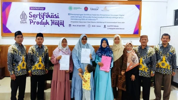 Umsida dan PCM Sidoarjo Serahkan NIB kepada 10 Pelaku Usaha