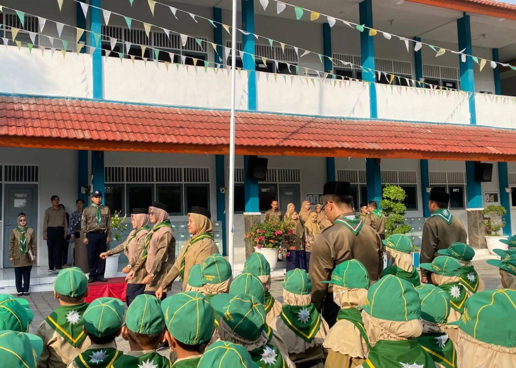 Upacara Hardiknas 2024, Begini Pesan Kepala SD Mugeb