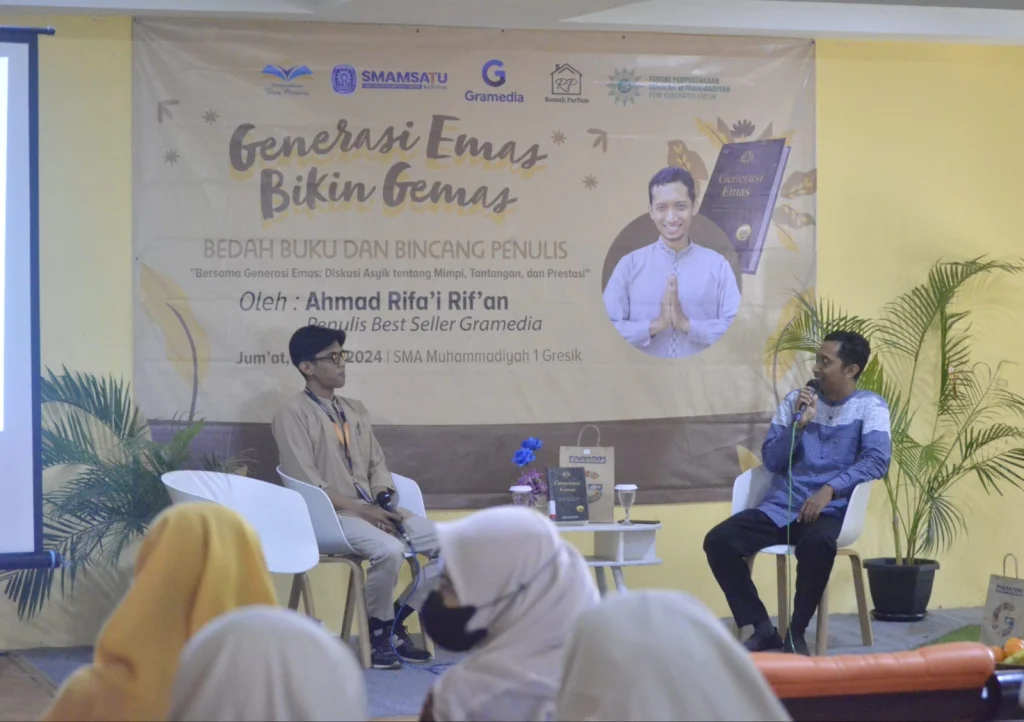 Perpustakaan Teras Mentari Smamsatu Bedah Buku dan Bincang Penulis