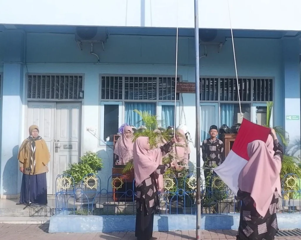 Hardiknas, Kepala SD Mudabo Ajak Doakan Ki Hajar dan Kiai Ahmad Dahlan