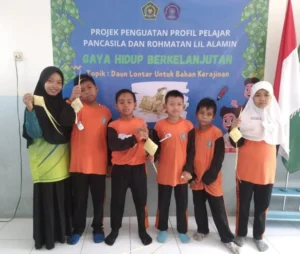 Berbekal Daun Lontar, MI Mupalas Surga Belajar Gaya Hidup Berkelanjutan