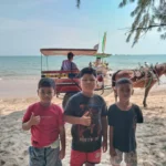 Segarkan Pikiran, TPA dan Madin Ini Kunjungi Pantai Semilir