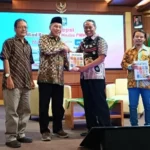 Punya Tradisi Besar, Ketua PWM Jatim Beri Penghargaan pada Dua Pemred Matan