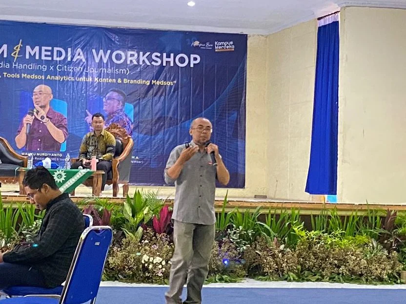 Menulis Itu Mudah, Begini Kiatnya