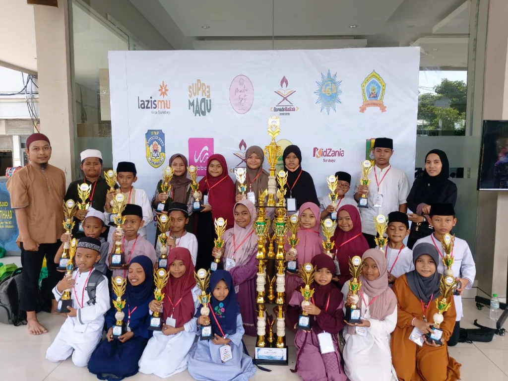 SD Muhammadiyah 9 Sukolilo Juara Umum Islamic Competitions 2024