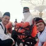 Indahnya Skenario Allah: Suami Istri, Anak, dan Menantu Ini Akhirnya Bisa Haji Bersama