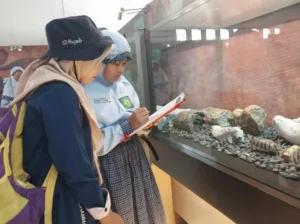 SD Mugeb Field Trip ke Pabrik Pocari Sweat dan Museum Mpu Tantular
