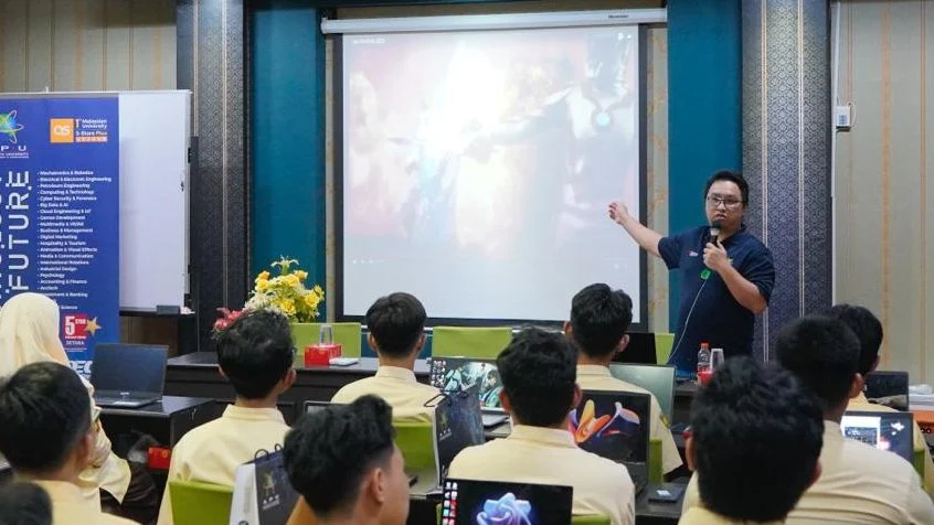 Dosen APU Malaysia Mengajar Desain Grafis di Smamda