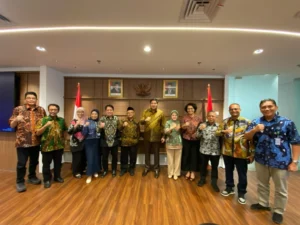 Mendikdasmen Hadiri Rapat Pembahasan Rencana Pembangunan Rumah untuk Guru