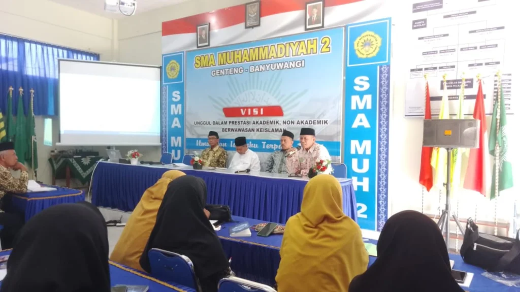 Pembinaan Guru dan Karyawan SMA Muha Genteng Tekankan Kewajiban Mengikuti Kegiatan Muhammadiyah