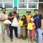 Berbagi Berkah Ramadan: Lazismu Muara Aman Salurkan 200 Paket Takjil