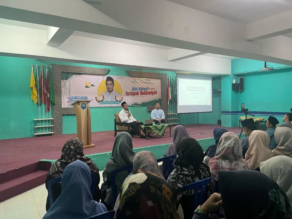 Guru dan Karyawan SD Mumtaz Tadabbur Surat Al-Maidah di Bulan Ramadan