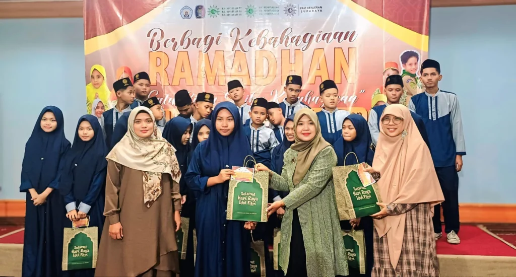PCM dan PCA Kenjeran Berkolaborasi Berbagi Kebahagiaan Ramadan Bersama Anak Yatim