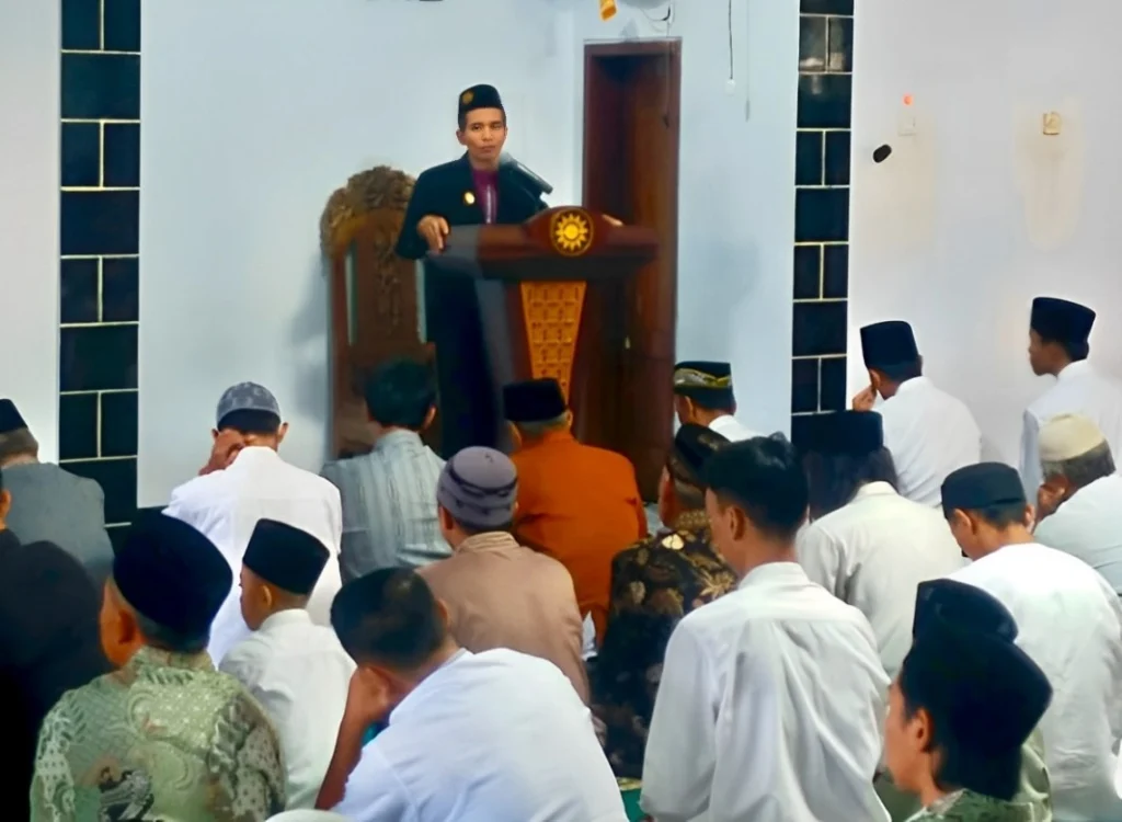 Jadi Khatib Shalat Idul Fitri, Ketua MPID PDM Banyuwangi Sampaikan Pesan Perdamaian di Era Digital