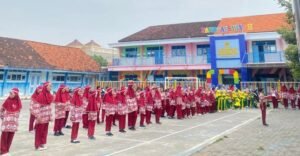 Semarak Upacara Hari Pahlawan di MIM 1 Godog: Tanamkan Semangat Juang Sejak Dini