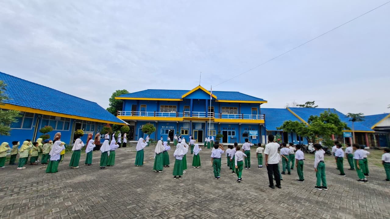 Meneladani Pahlawan, Menginspirasi Lewat Keteladanan Guru