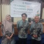 Ada Aroma Nostalgia, Saat Tiga Alumni Al-Ishlah Sendangagung Hadir di TOT MPKSDI PDM Lamongan 