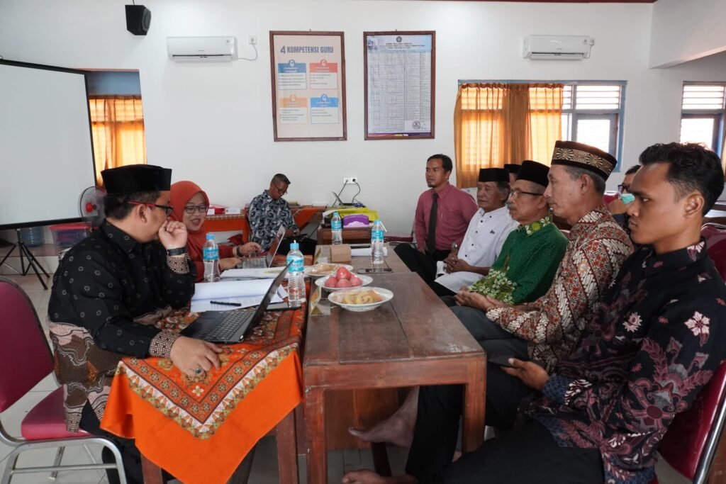 Akreditasi Perdana Pondok Pesantren Modern Muhammadiyah Paciran: Wujud Komitmen Tingkatkan Mutu Pendidikan