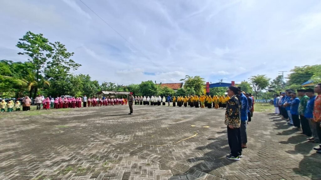 PRM Pelangwot Gelar Apel Milad ke-113 Muhammadiyah, Batik Persyarikatan Warnai Lapangan MIM 08 Pelangwot