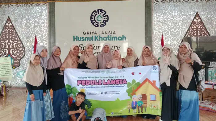 Ranting Aisyiyah Masangan Wetan Gelar Sambung Rasa dan Bakti Sosial di Griya Lansia Khusnul Khotimah Malang