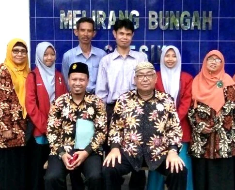 Abah Lembang, Berjuang untuk Pendidikan hingga Detik Terakhir Kehidupannya