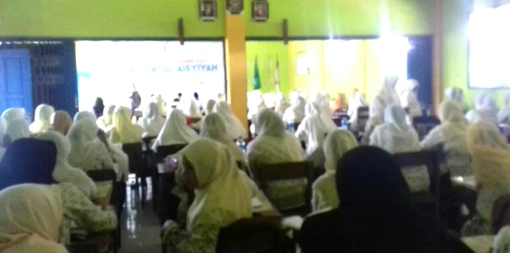 Musycab Nasyiah Balongpanggang: Undangan pun Angkat Kursi Sendiri