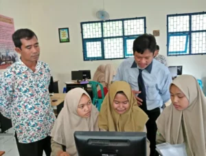 Hebat! Siswi SMK Ini Tekuni Bisnis Makanan hingga Perlengkapan Outdoor