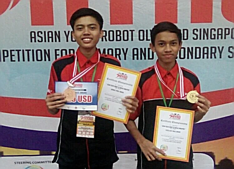 SMK Mutu Menangkan Kontes Robot di Singapura