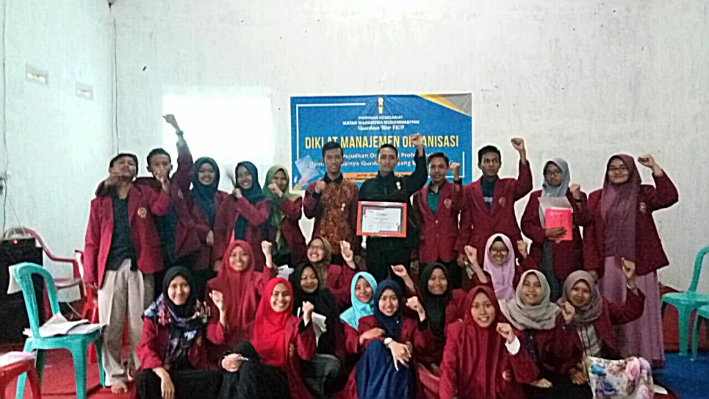 Melatih Kepemimpinan Kader dengan Semangat Ali Imron 104